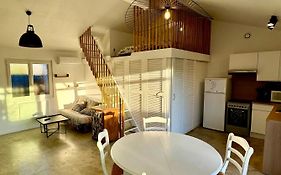 Grand studio à louer avec terrasse